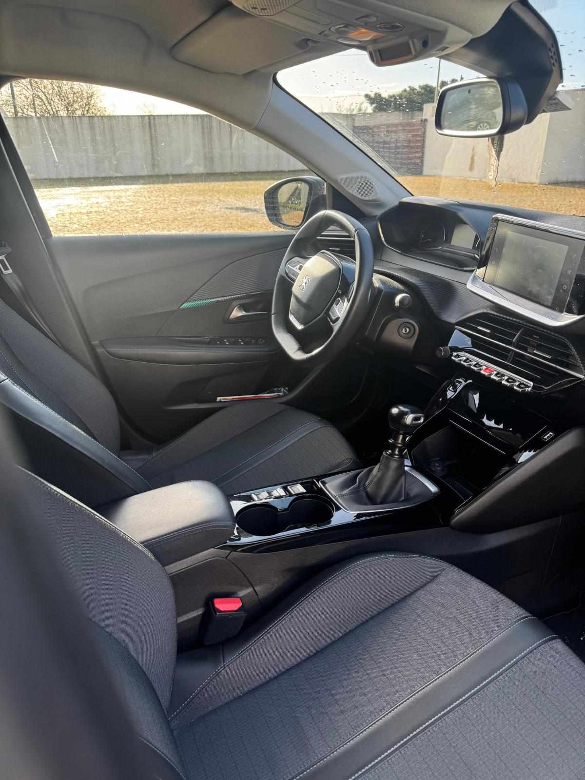 peugeot-208-1-2-puretech-2023-gasolina-1199cc