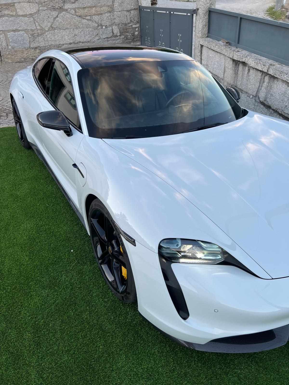 porsche-taycan-turbo-s-2020-eletrico