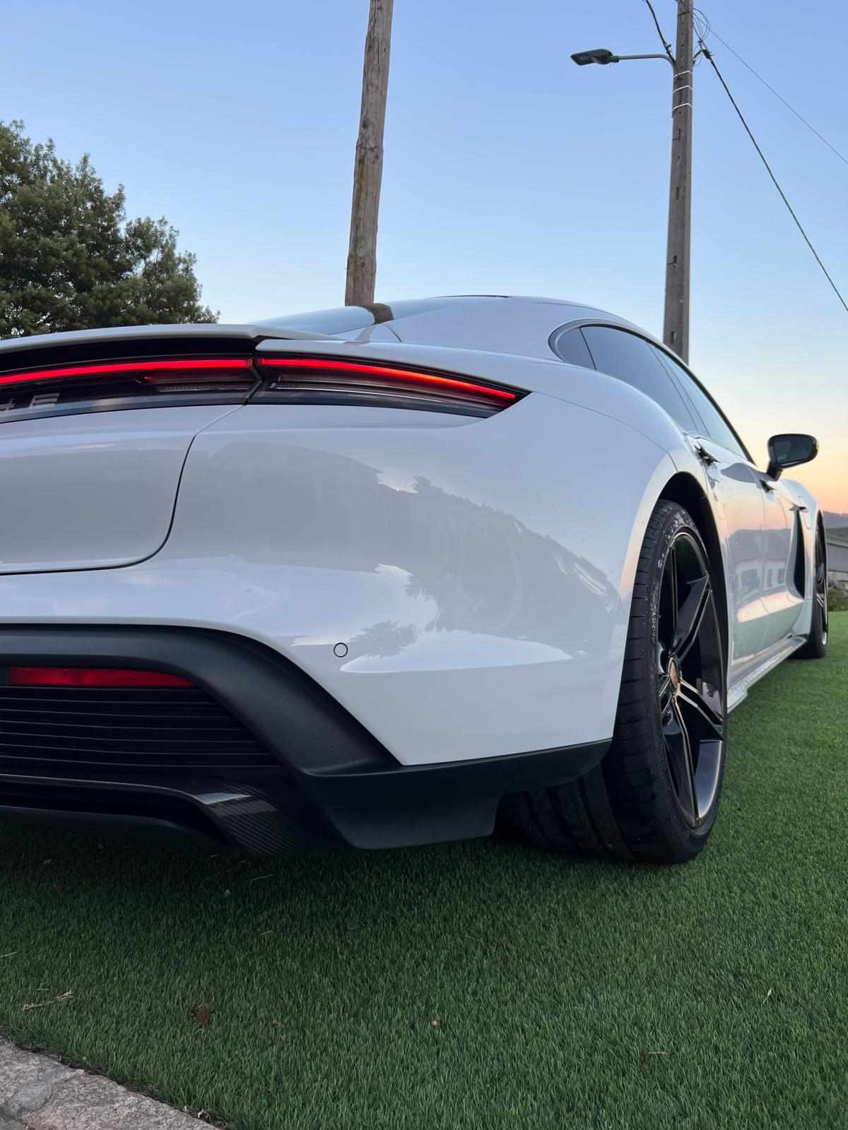 porsche-taycan-turbo-s-2020-eletrico
