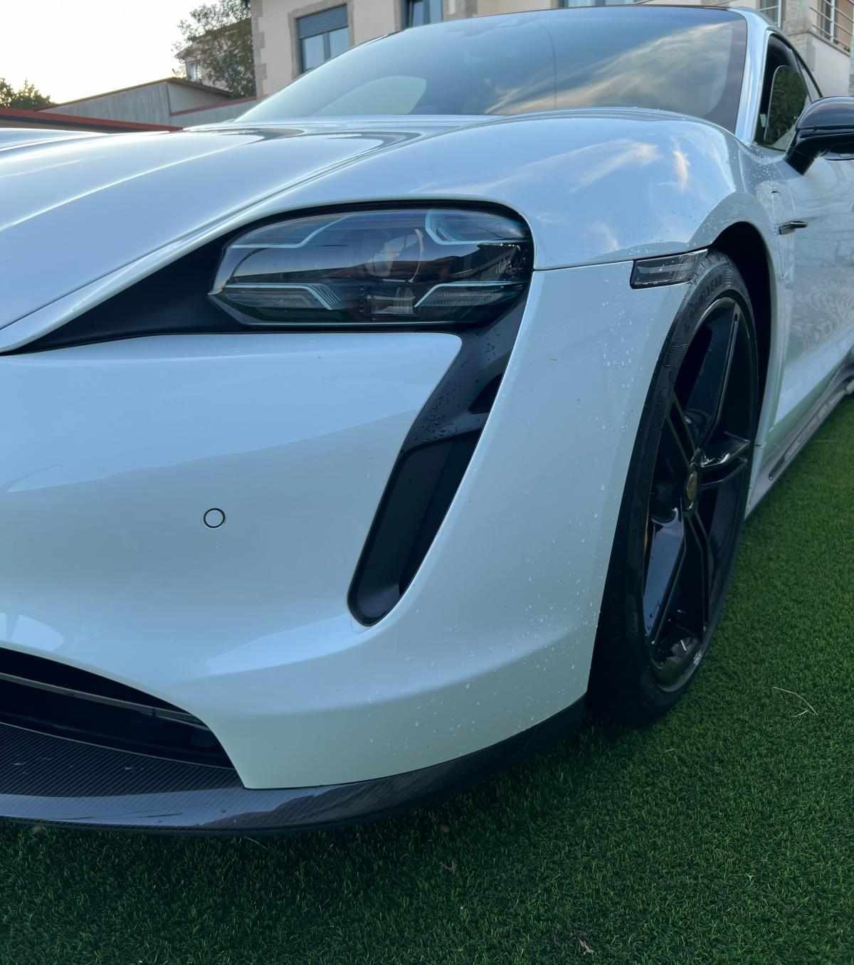 porsche-taycan-turbo-s-2020-eletrico