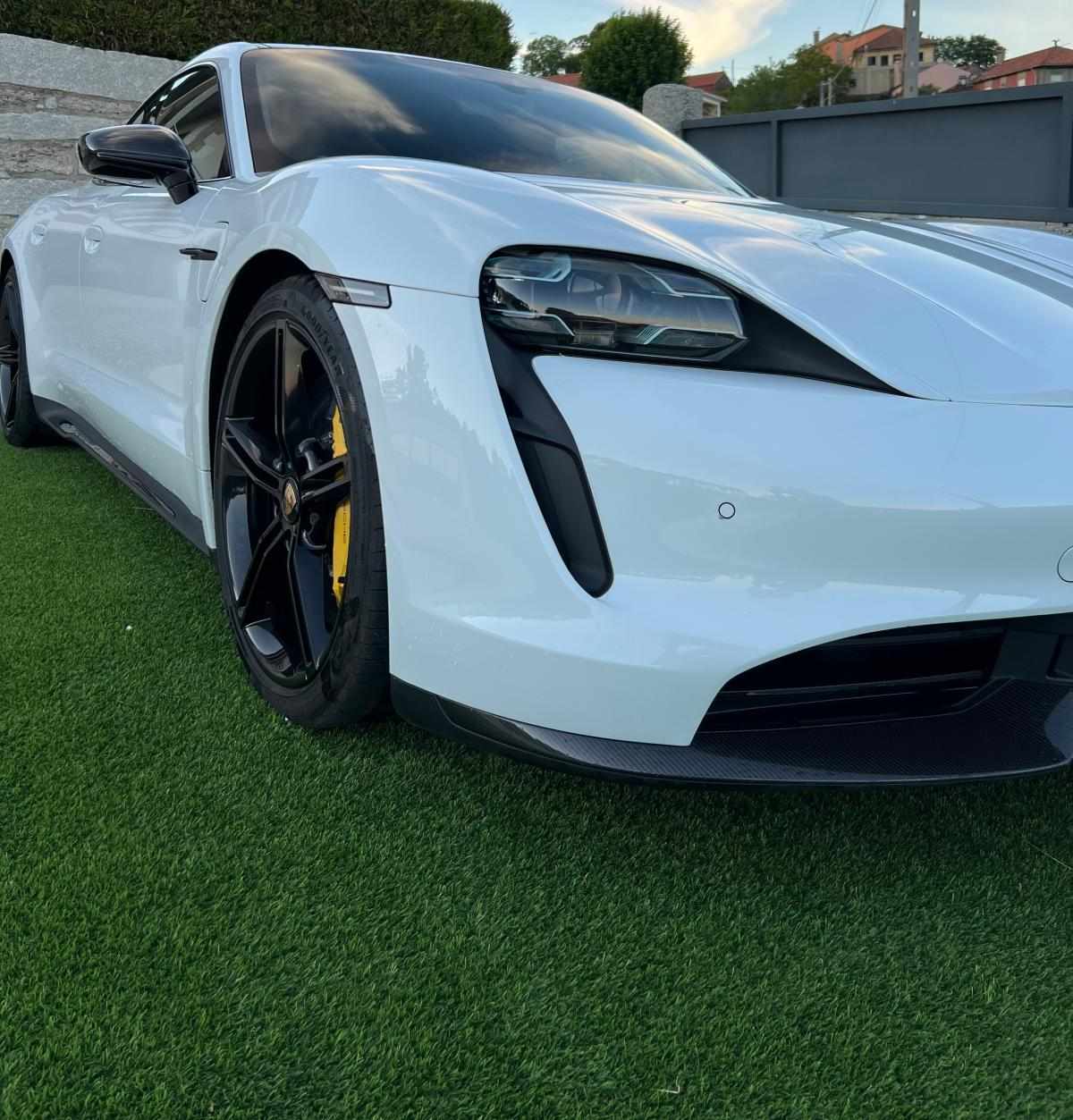 porsche-taycan-turbo-s-2020-eletrico
