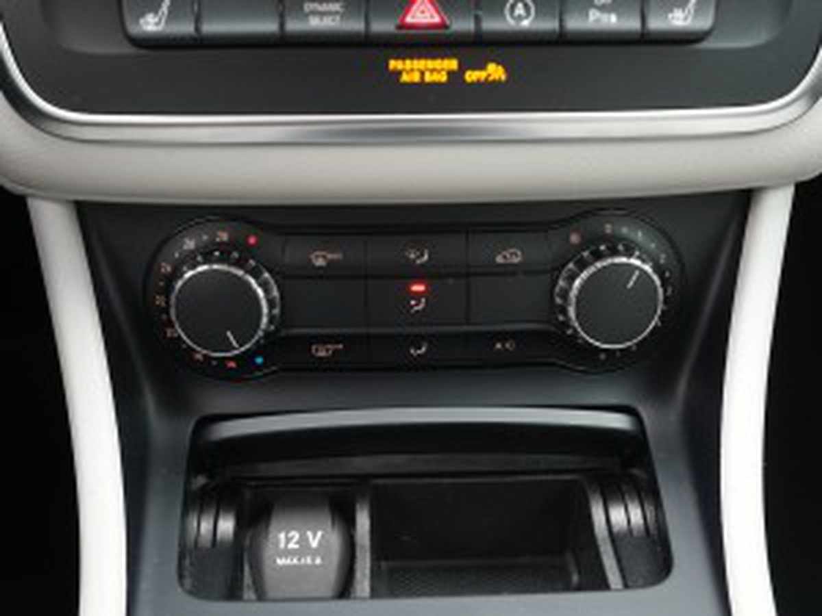 mercedes-benz-gla-180-cdi-2016-diesel-1461cc