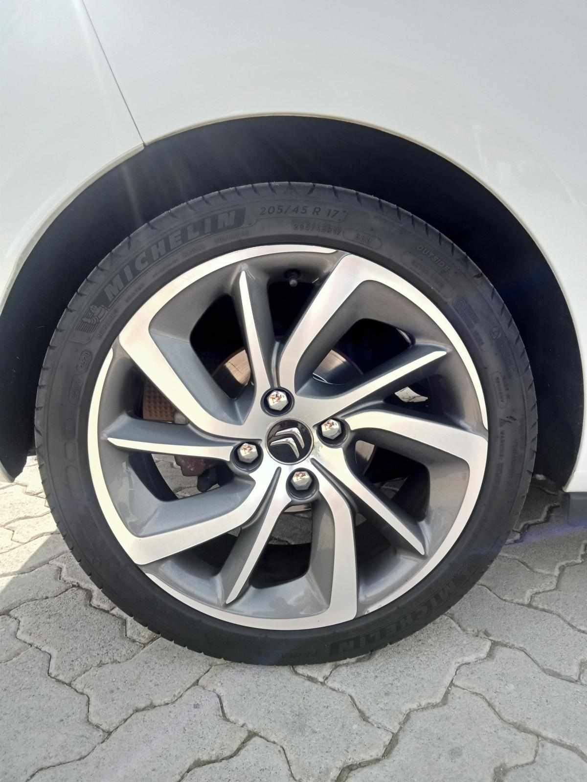 citroen-ds3-1-6-e-hdi-airdream-2014-diesel-1560cc