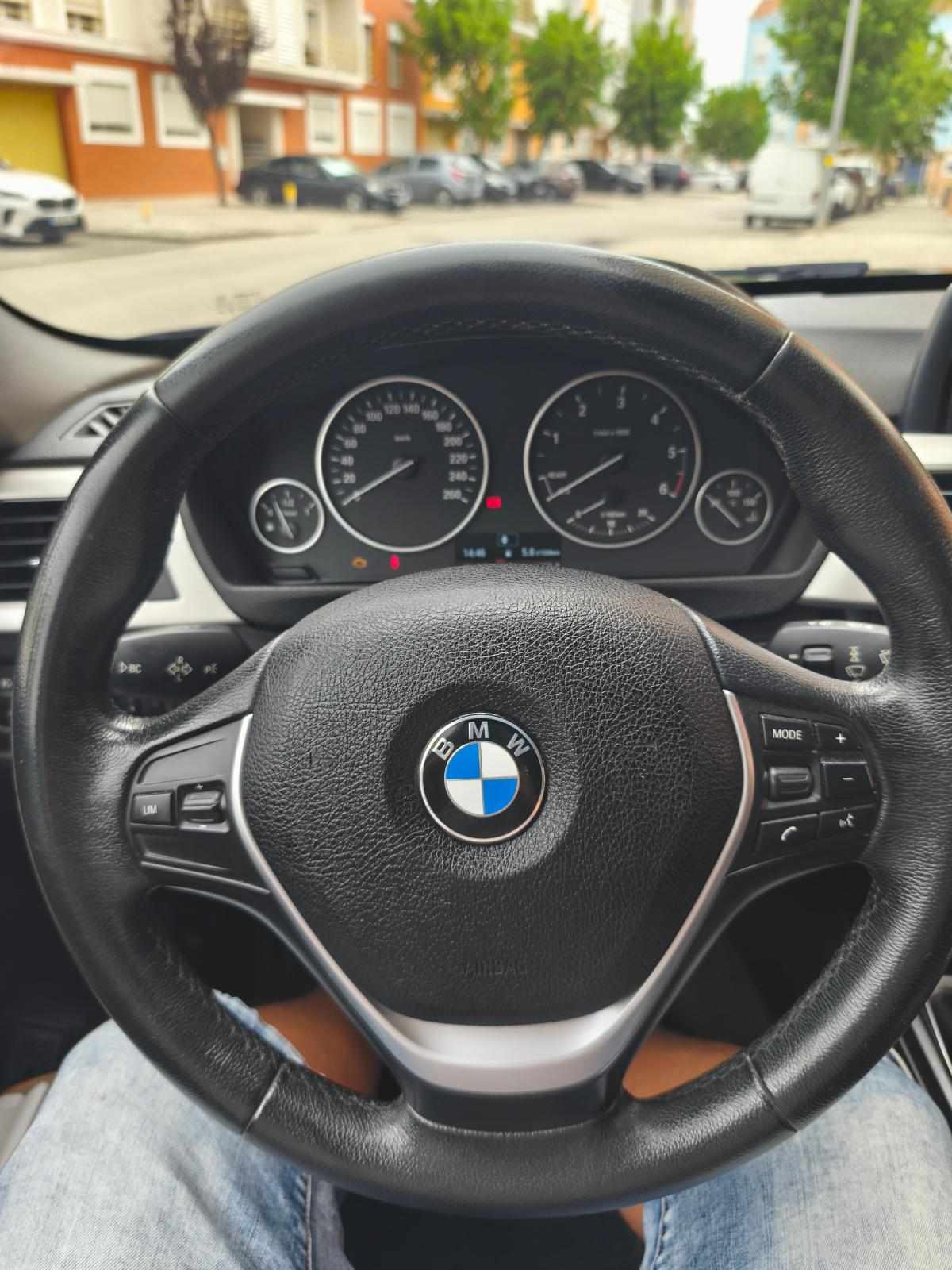 bmw-serie-3-316d-touring-2014-diesel-1995cc