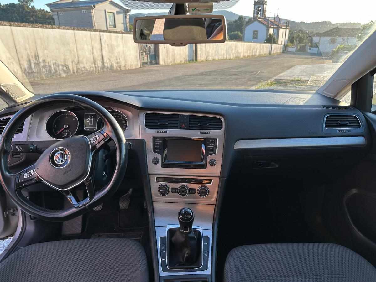 volkswagen-golf-1-6-tdi-bluemotion-2015-diesel-1598cc