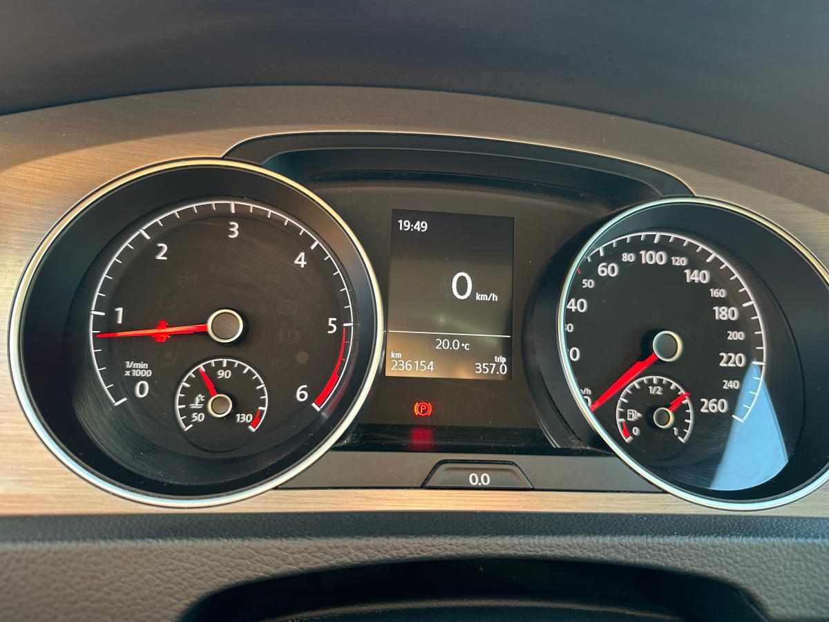 volkswagen-golf-1-6-tdi-bluemotion-2015-diesel-1598cc