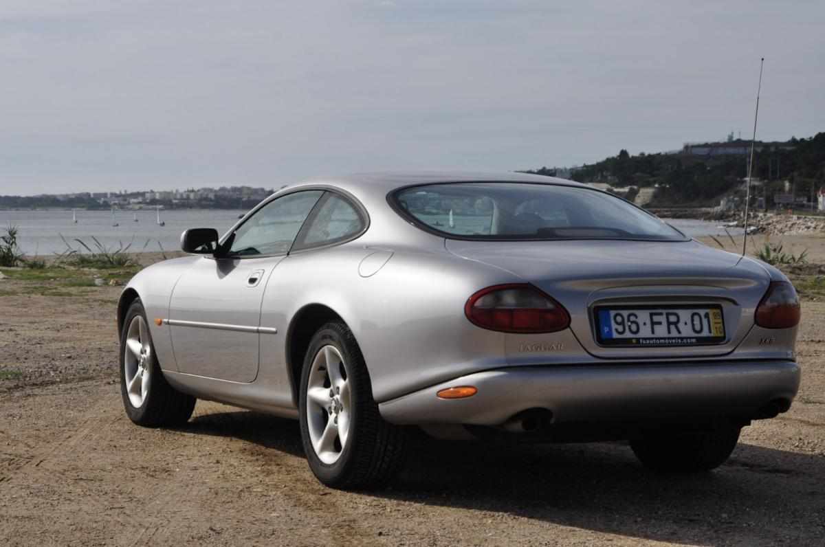 jaguar-xk8-coupe-v8-4-2-2004-gasolina-4200cc