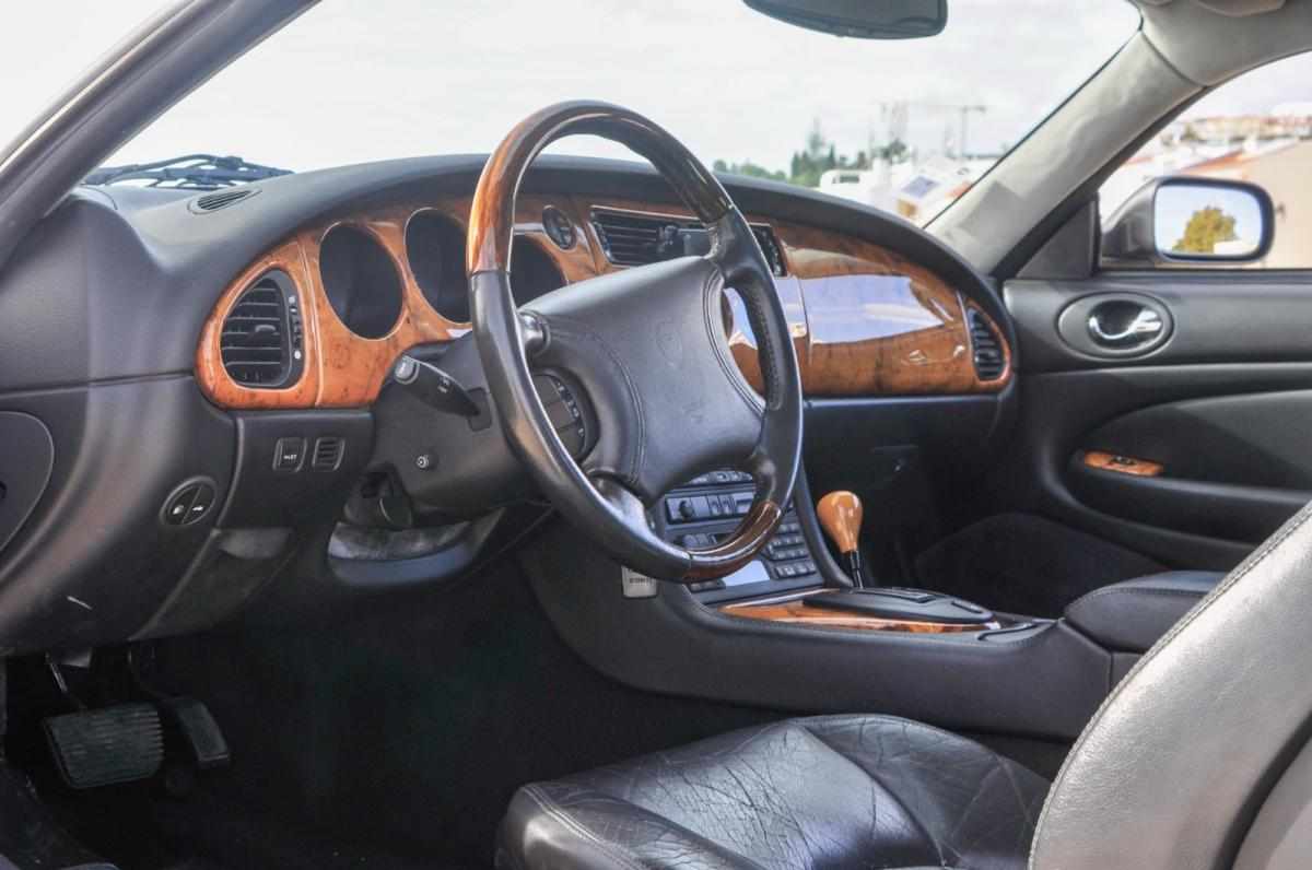 jaguar-xk8-coupe-v8-4-2-2004-gasolina-4200cc