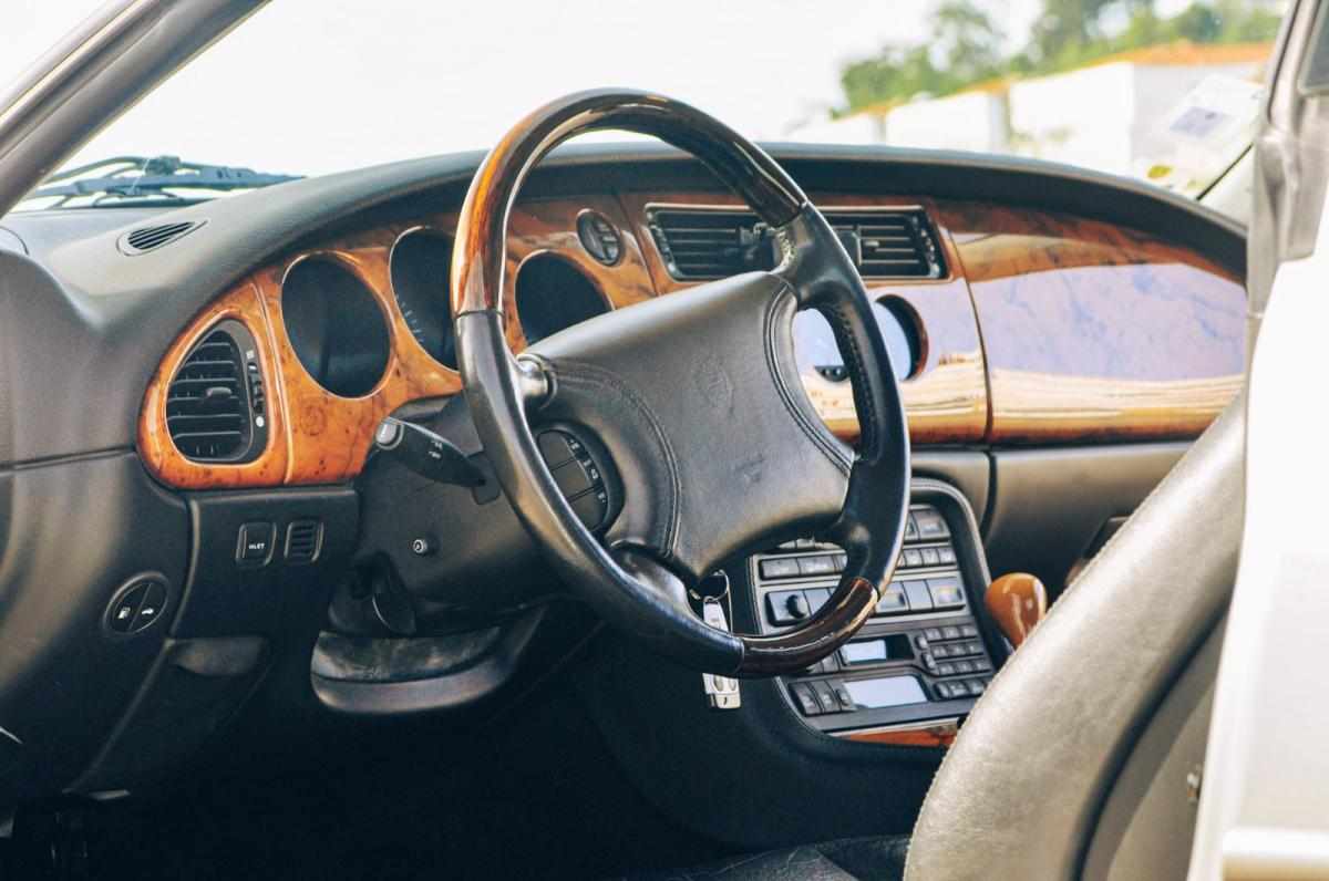 jaguar-xk8-coupe-v8-4-2-2004-gasolina-4200cc