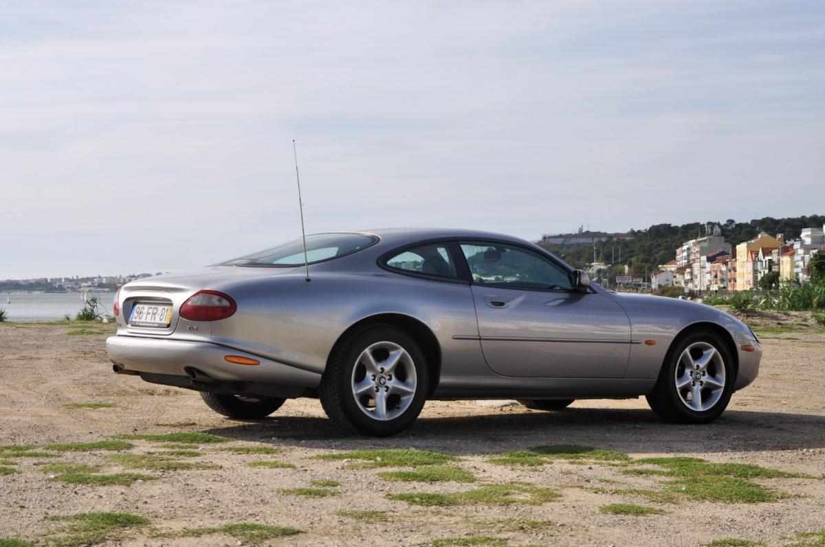 jaguar-xk8-coupe-v8-4-2-2004-gasolina-4200cc