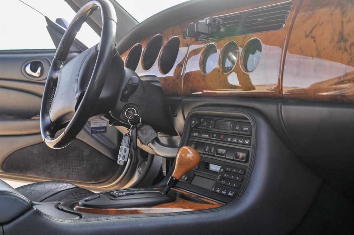 jaguar-xk8-coupe-v8-4-2-2004-gasolina-4200cc