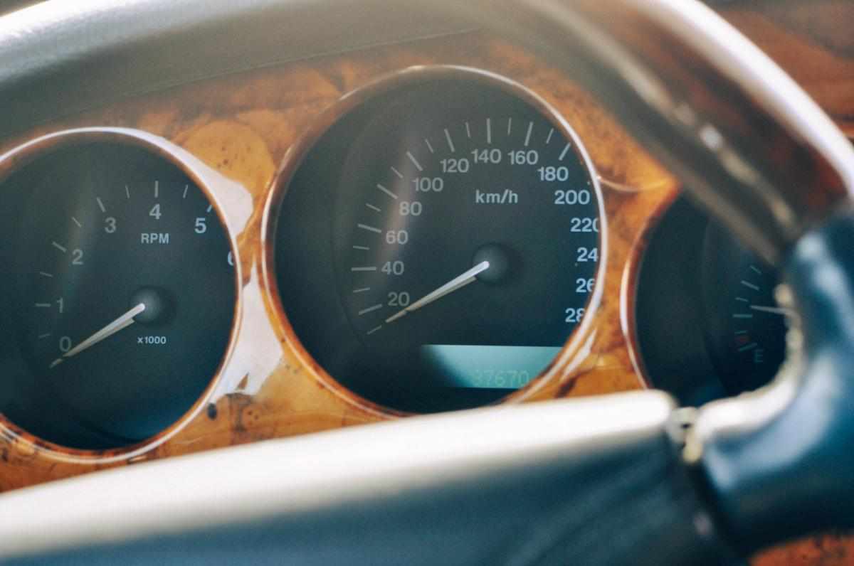 jaguar-xk8-coupe-v8-4-2-2004-gasolina-4200cc
