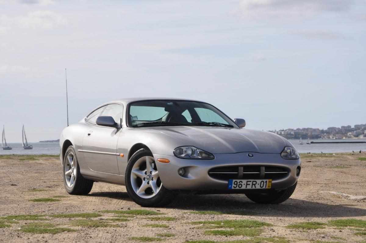 jaguar-xk8-coupe-v8-4-2-2004-gasolina-4200cc