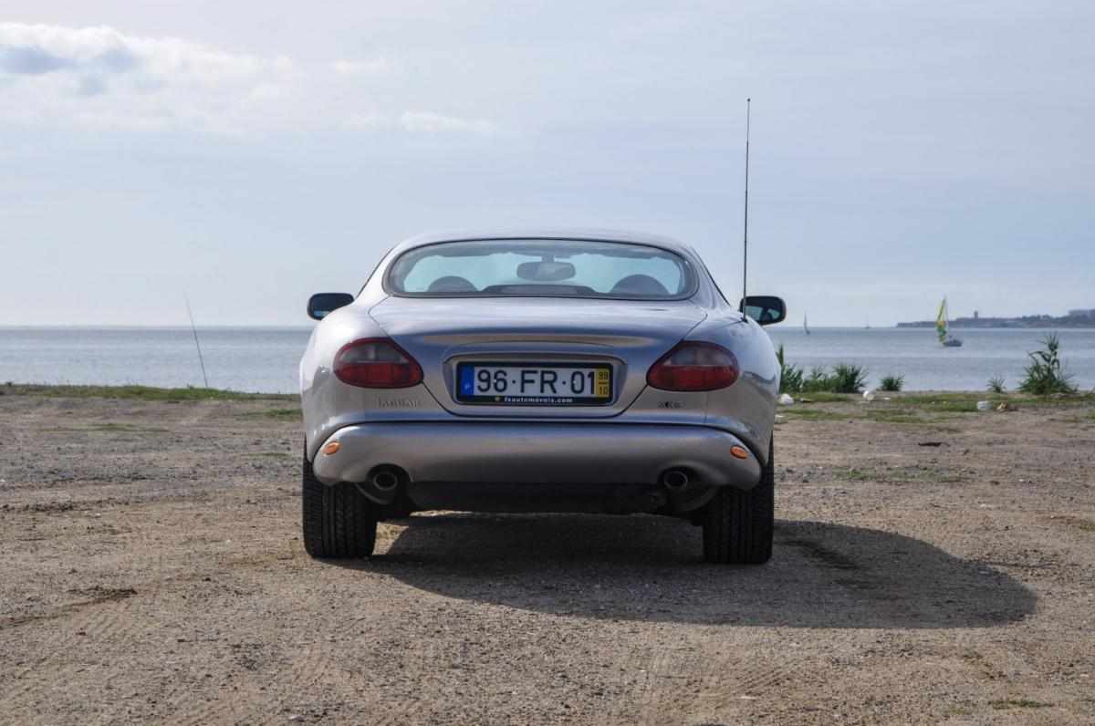 jaguar-xk8-coupe-v8-4-2-2004-gasolina-4200cc