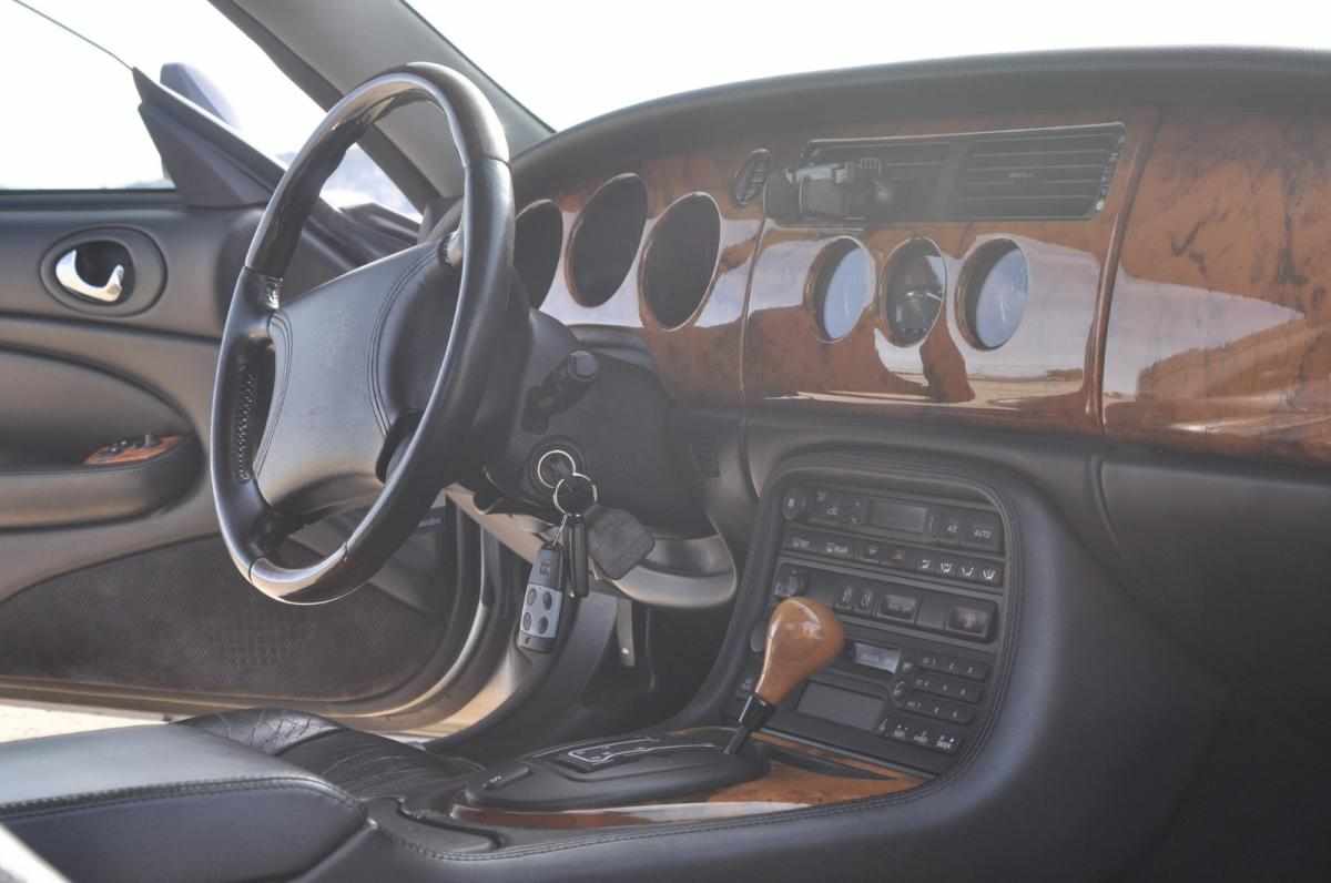 jaguar-xk8-coupe-v8-4-2-2004-gasolina-4200cc