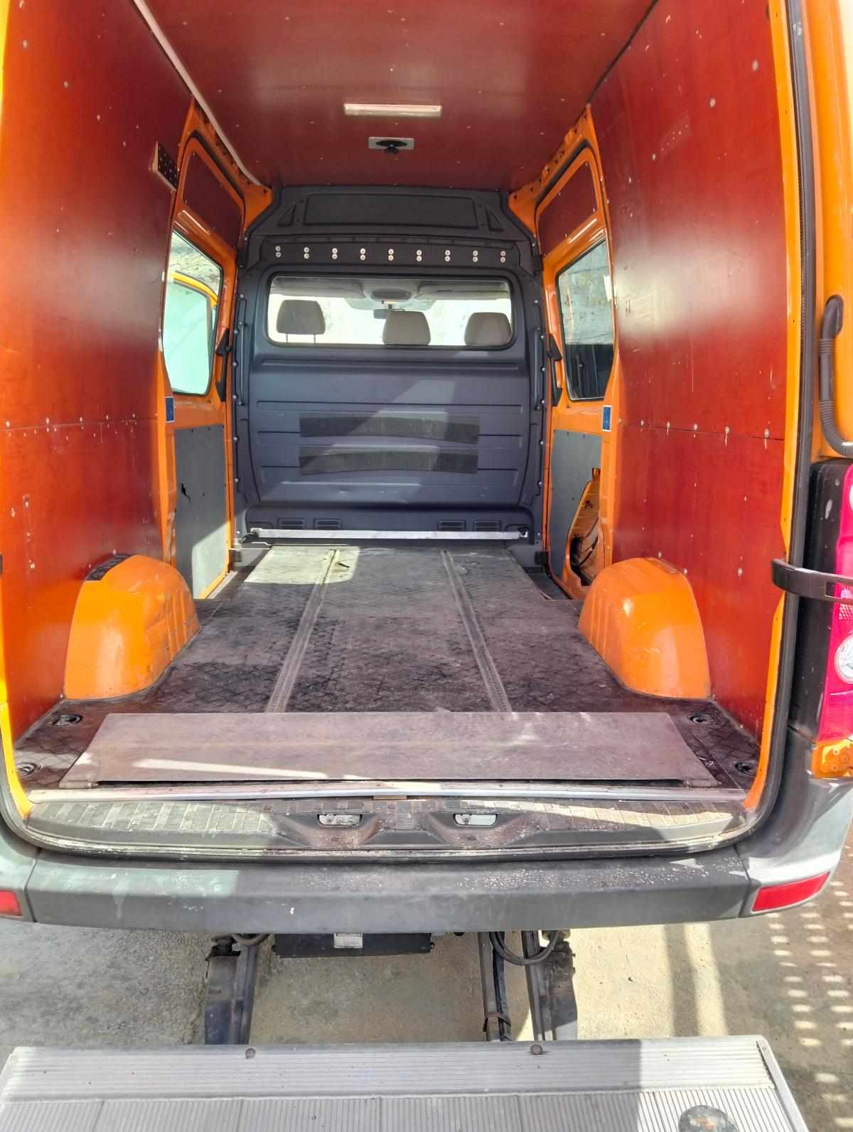volkswagen-crafter-2-5-136cv-2010-diesel-2461cc