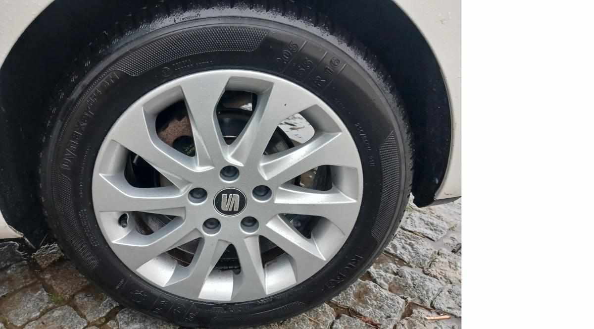 seat-leon-1-6-tdi-ecomotive-2014-diesel-1598cc