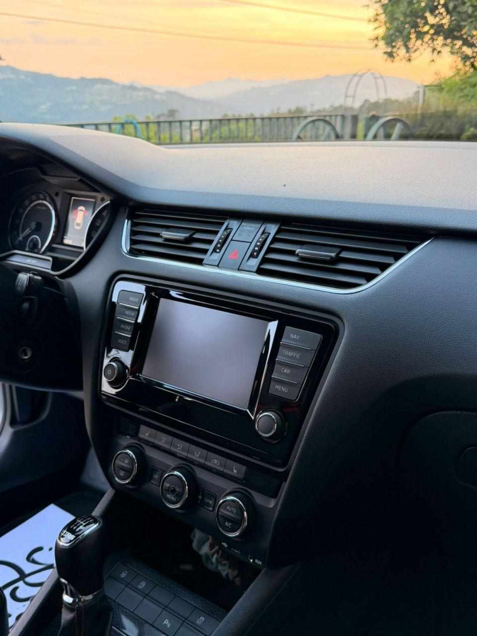 skoda-octavia-2-0-tdi-2017-diesel-1968cc