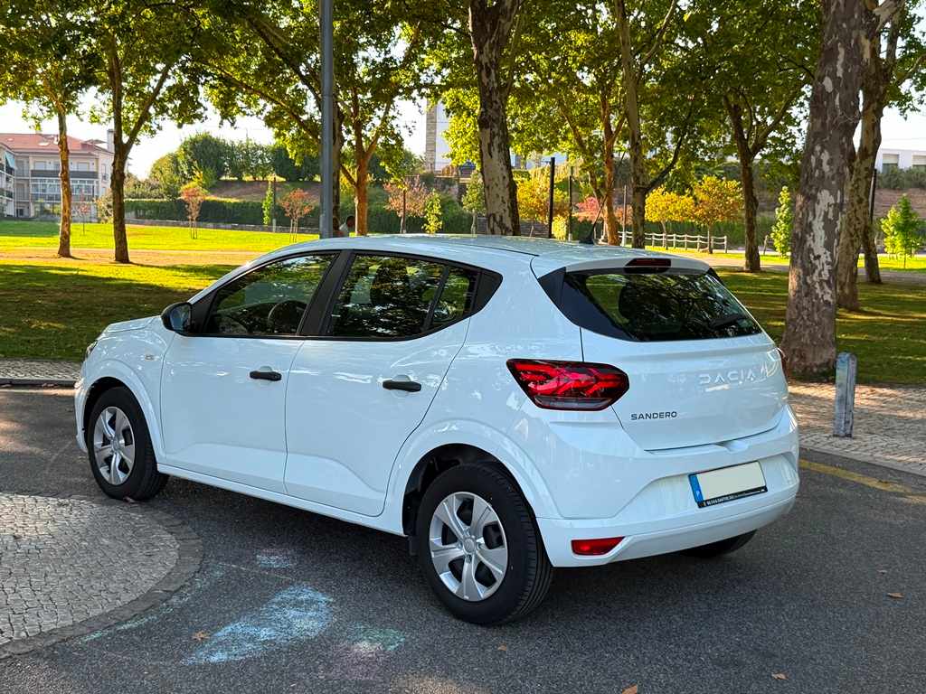 dacia-sandero-1-0-sce-2023-gasolina-999cc