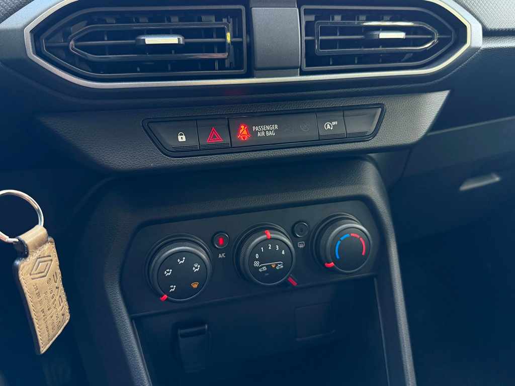 dacia-sandero-1-0-sce-2023-gasolina-999cc