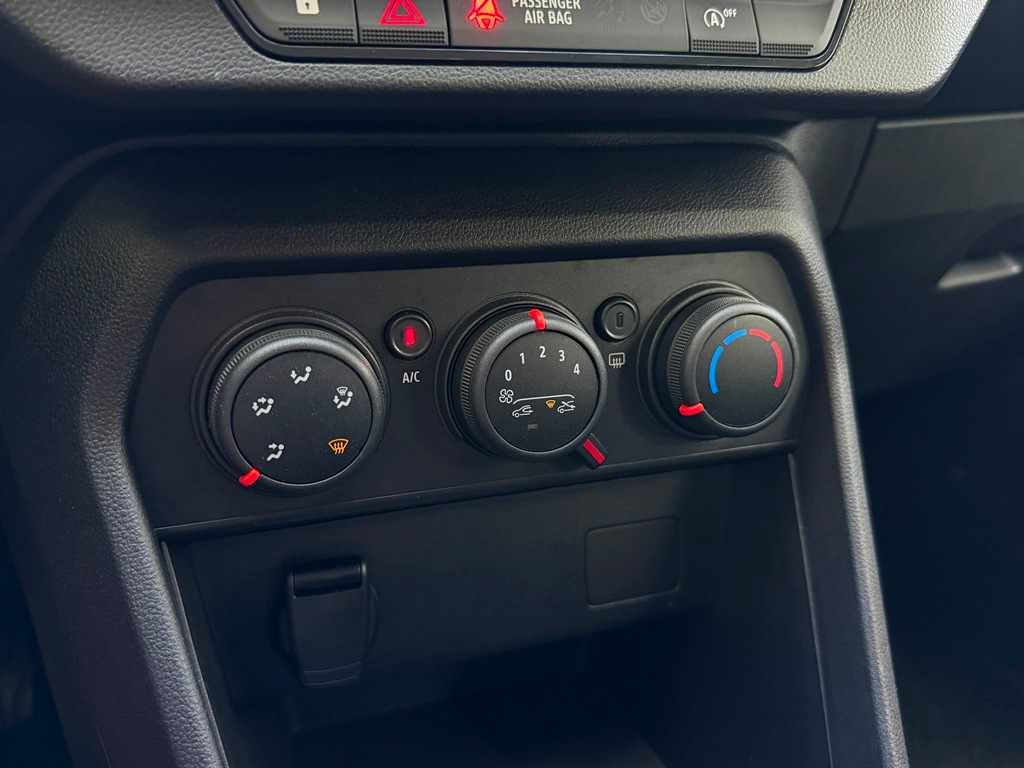 dacia-sandero-1-0-sce-2023-gasolina-999cc