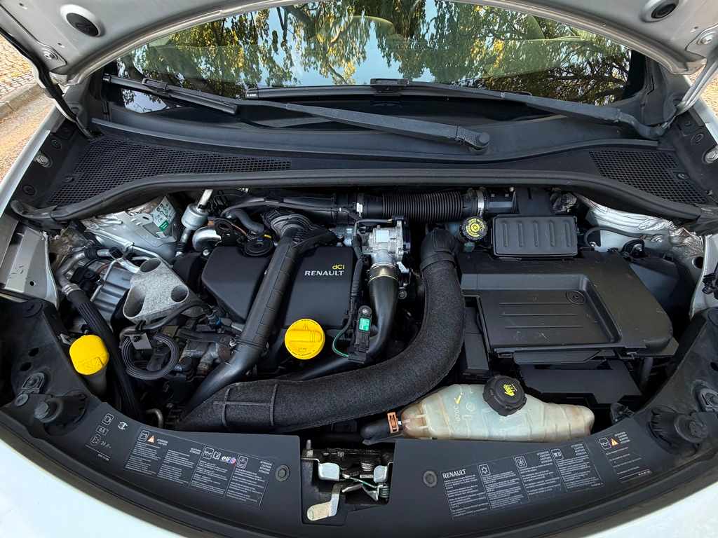 renault-clio-1-5-dci-2011-diesel-1461cc