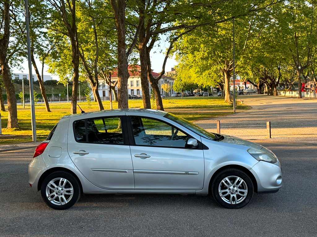 renault-clio-1-5-dci-2011-diesel-1461cc