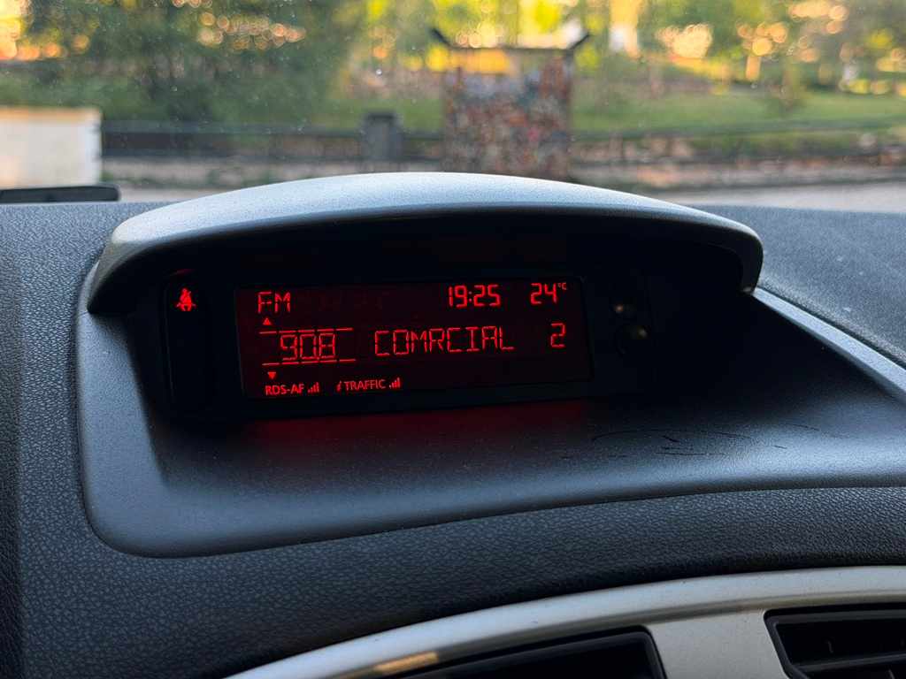 renault-clio-1-5-dci-2011-diesel-1461cc
