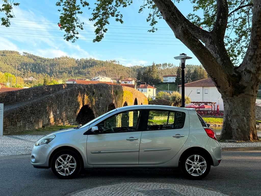 renault-clio-1-5-dci-2011-diesel-1461cc