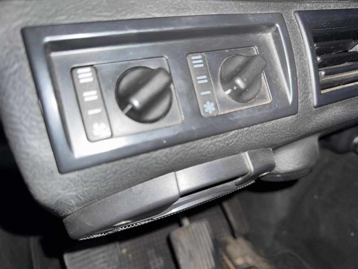 land-rover-defender-2-5-td5-awd-2003-diesel-2495cc