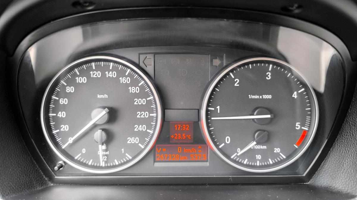 bmw-serie-3-318d-2-0-2010-diesel-1995cc