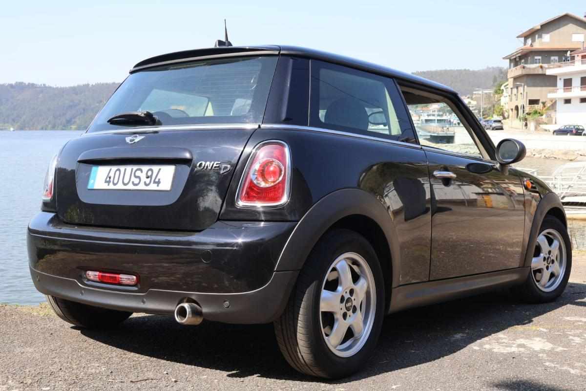 mini-hatch-d-2-0-2013-diesel-1598cc