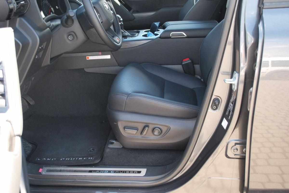 toyota-land-cruiser-2024-diesel-3346cc