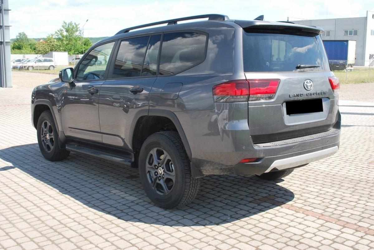 toyota-land-cruiser-2024-diesel-3346cc