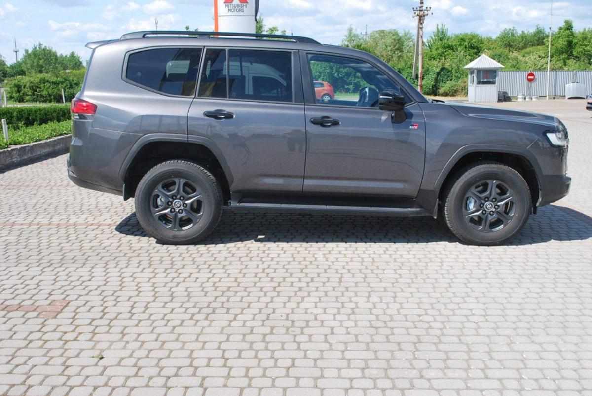 toyota-land-cruiser-2024-diesel-3346cc