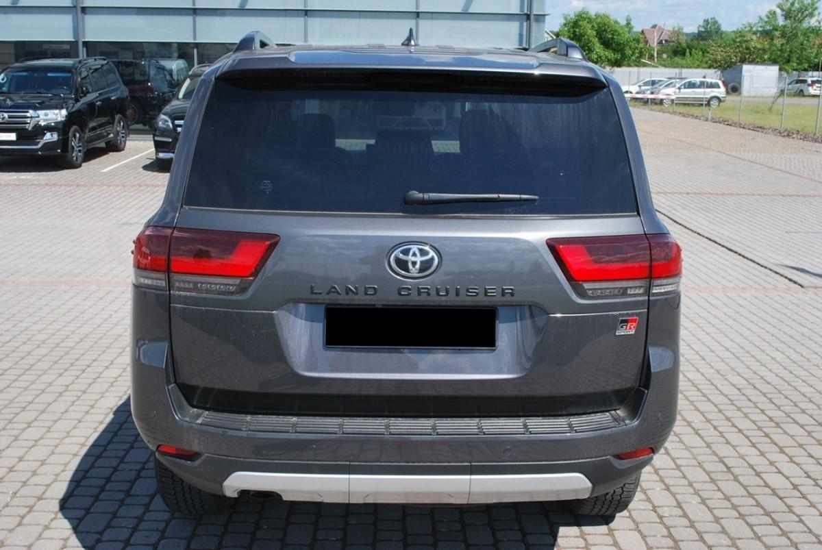 toyota-land-cruiser-2024-diesel-3346cc