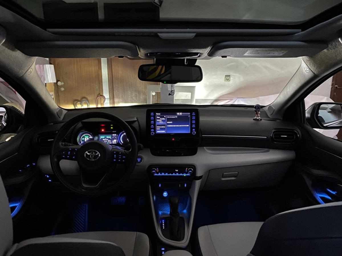 toyota-yaris-2024-hibrido-a-gasolina-1490cc