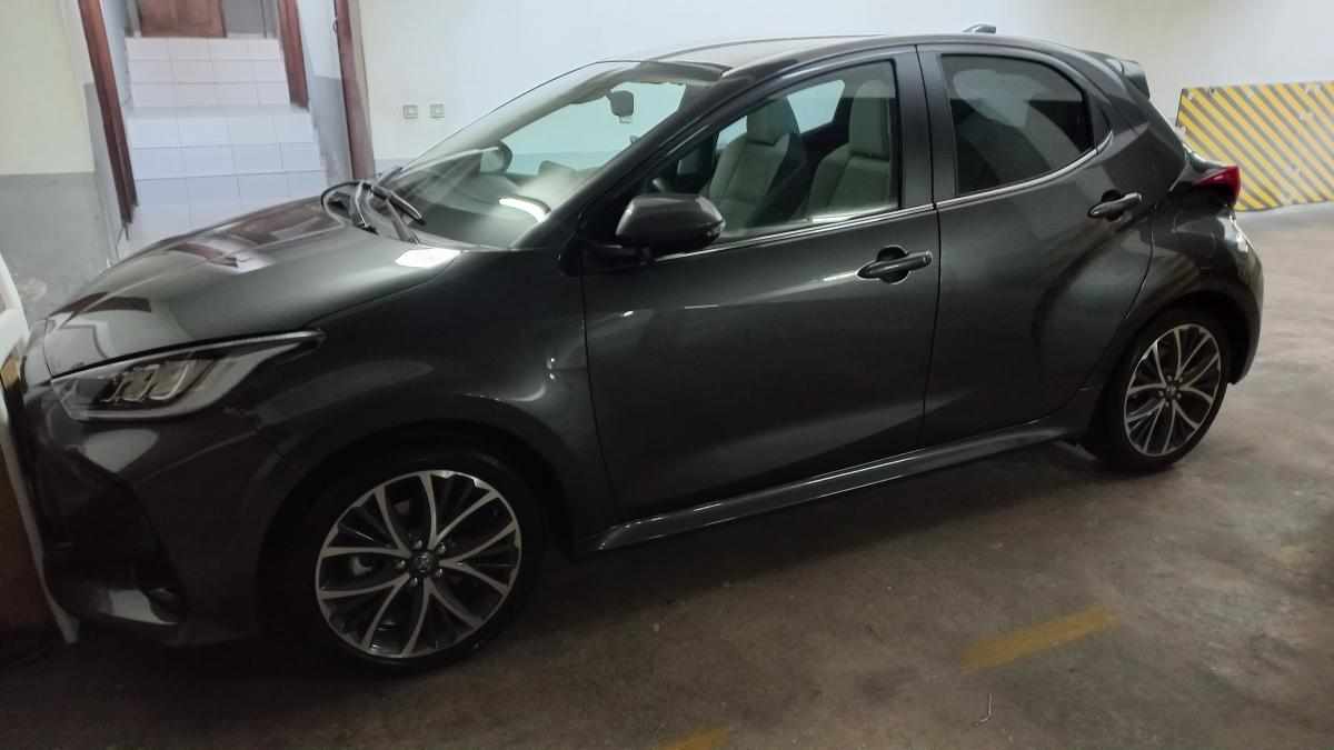 toyota-yaris-2024-hibrido-a-gasolina-1490cc