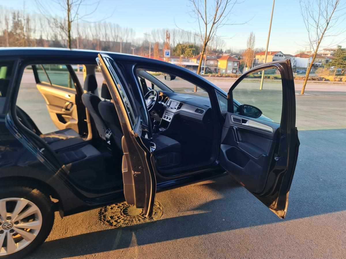volkswagen-golf-sportsvan-1-6-tdi-sport-2017-diesel-5cc