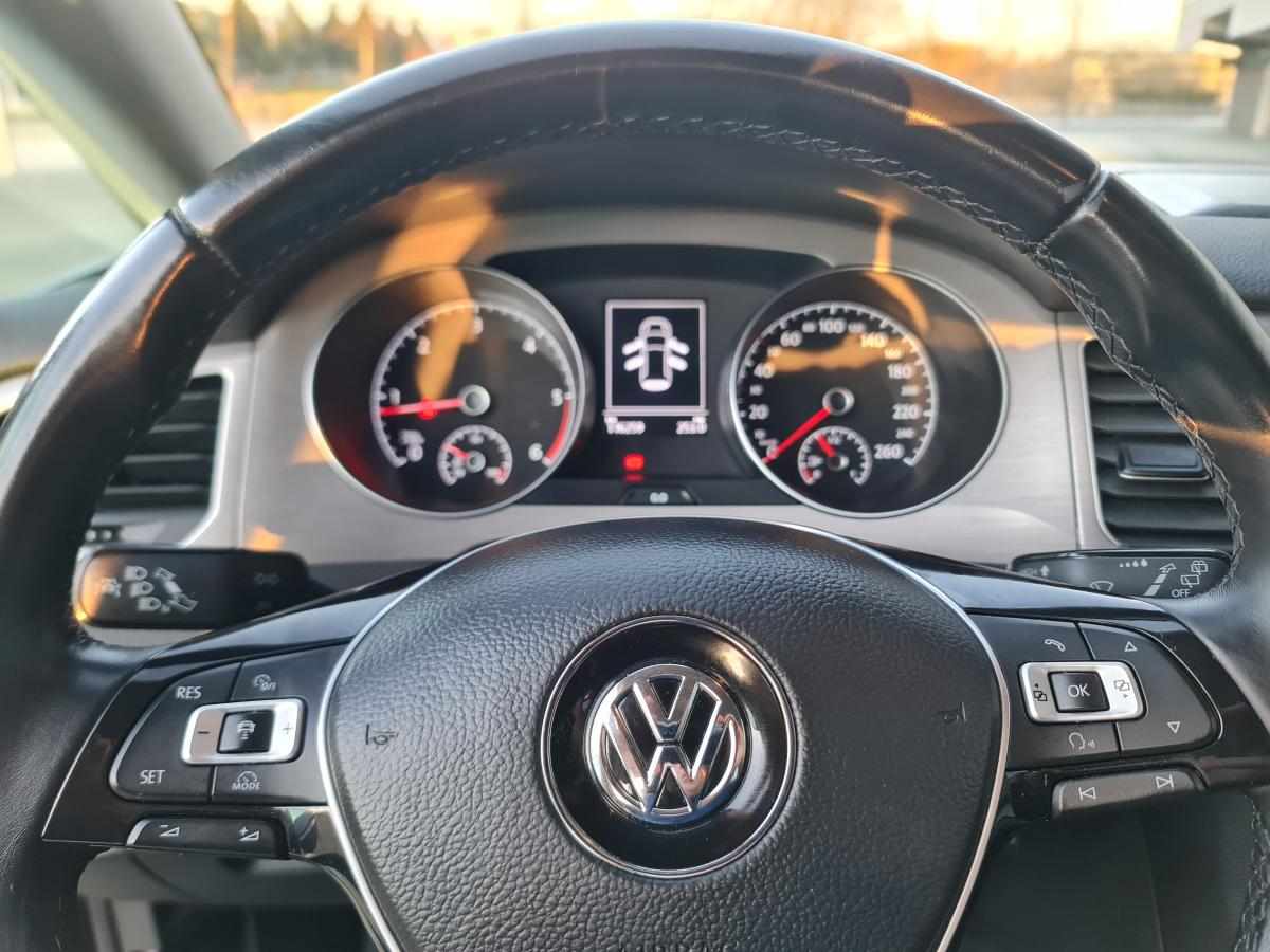 volkswagen-golf-sportsvan-1-6-tdi-sport-2017-diesel-5cc