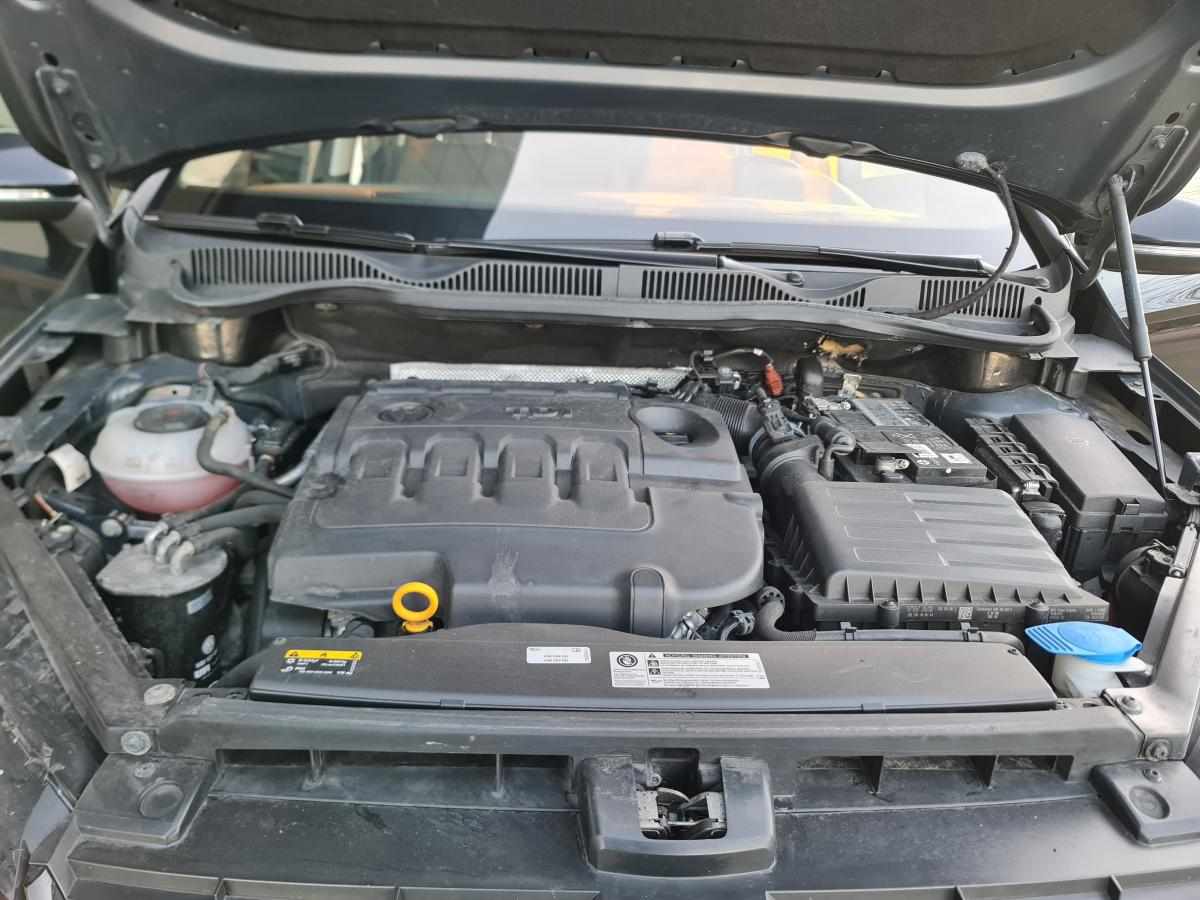 volkswagen-golf-sportsvan-1-6-tdi-sport-2017-diesel-5cc