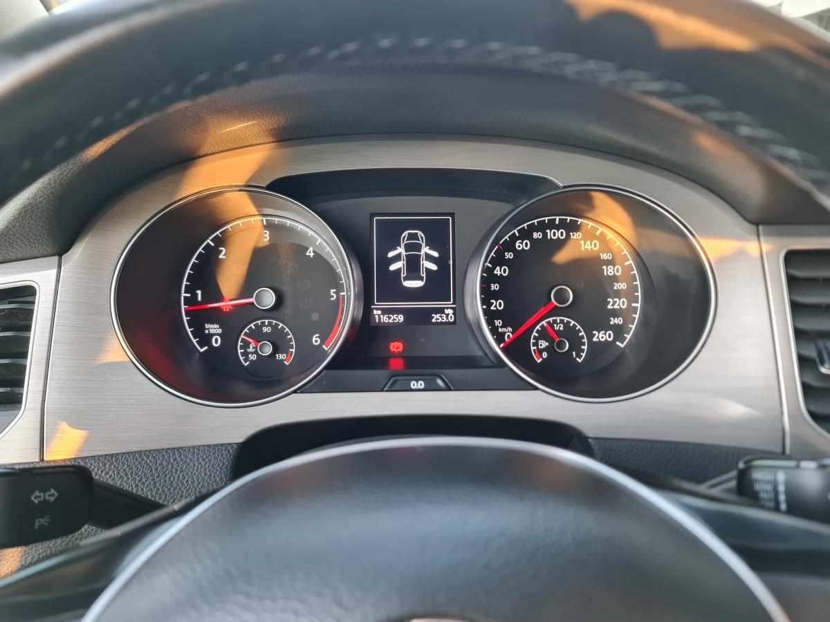 volkswagen-golf-sportsvan-1-6-tdi-sport-2017-diesel-5cc