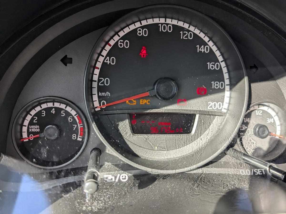 volkswagen-up-1-0-2015-gasolina-999cc