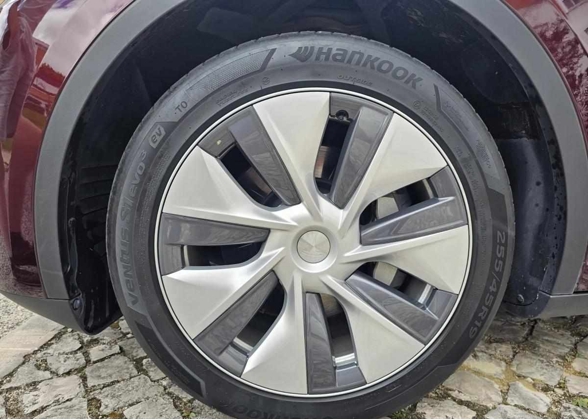 tesla-model-y-long-range-awd-2023-eletrico