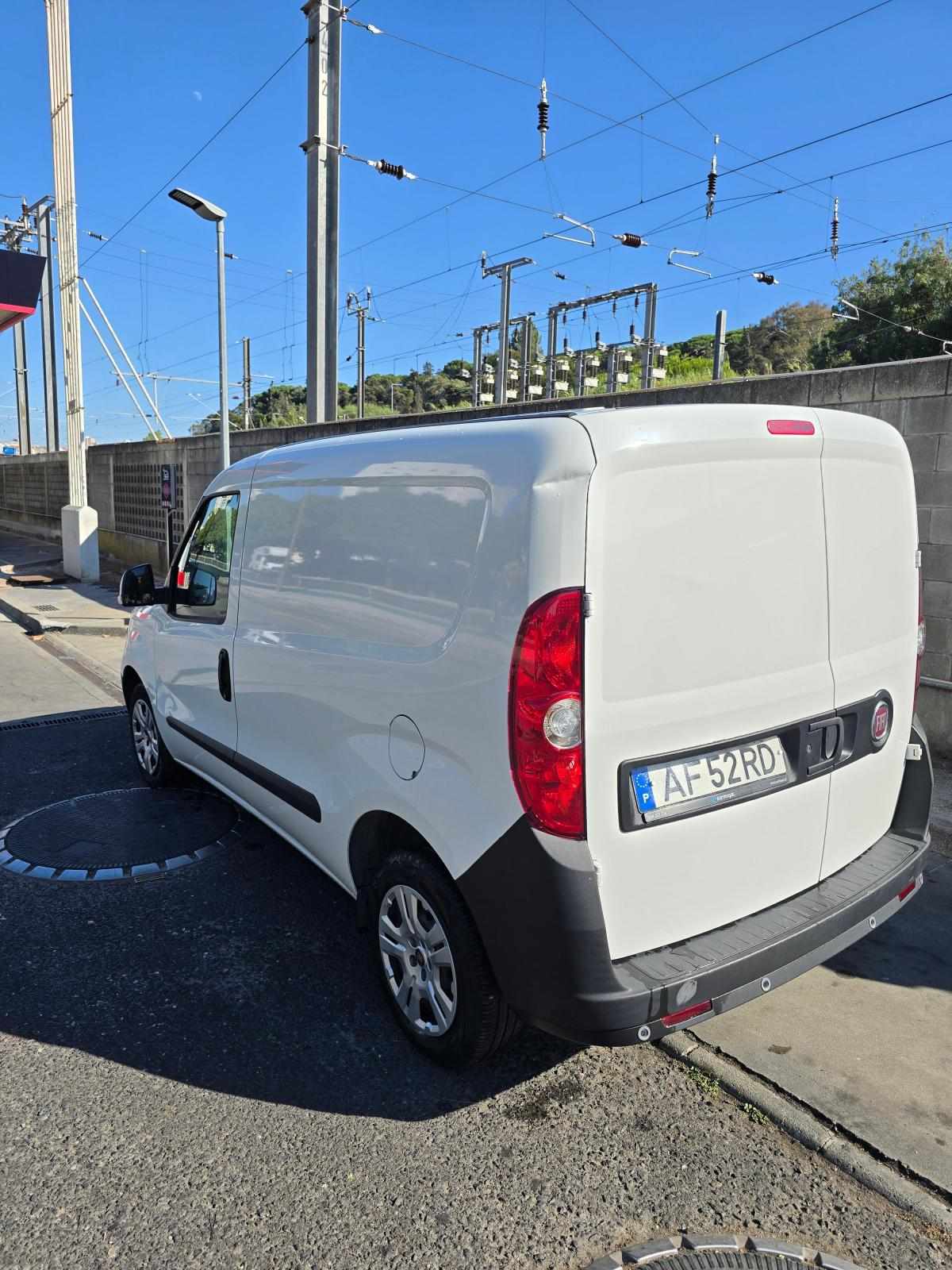 fiat-doblo-1-2-95cv-2021-diesel-1248cc