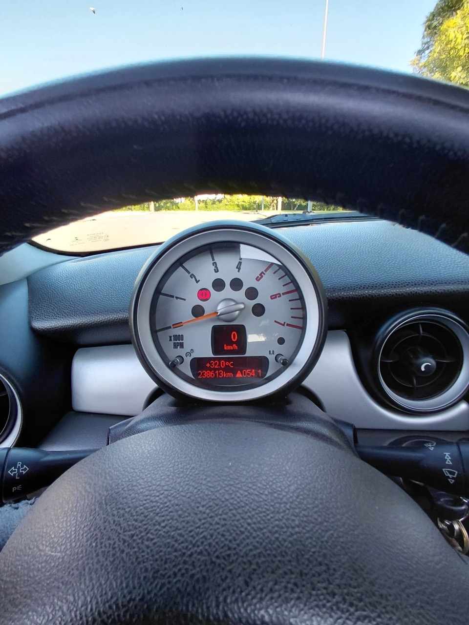 mini-hatch-d-2-0-2009-diesel-1560cc