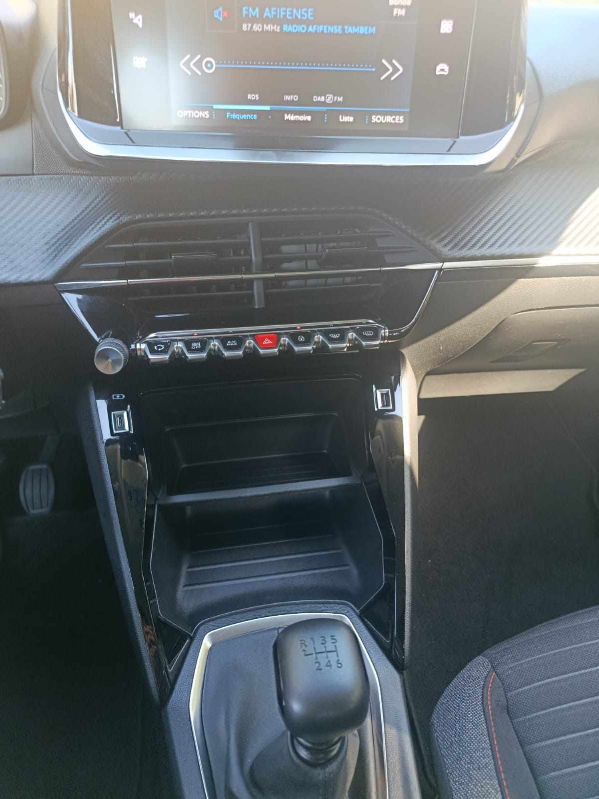 peugeot-208-1-2-puretech-2020-gasolina-1199cc