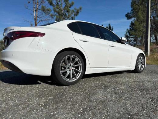alfa-romeo-giulia-2-2-jtdm-2019-diesel-2143cc