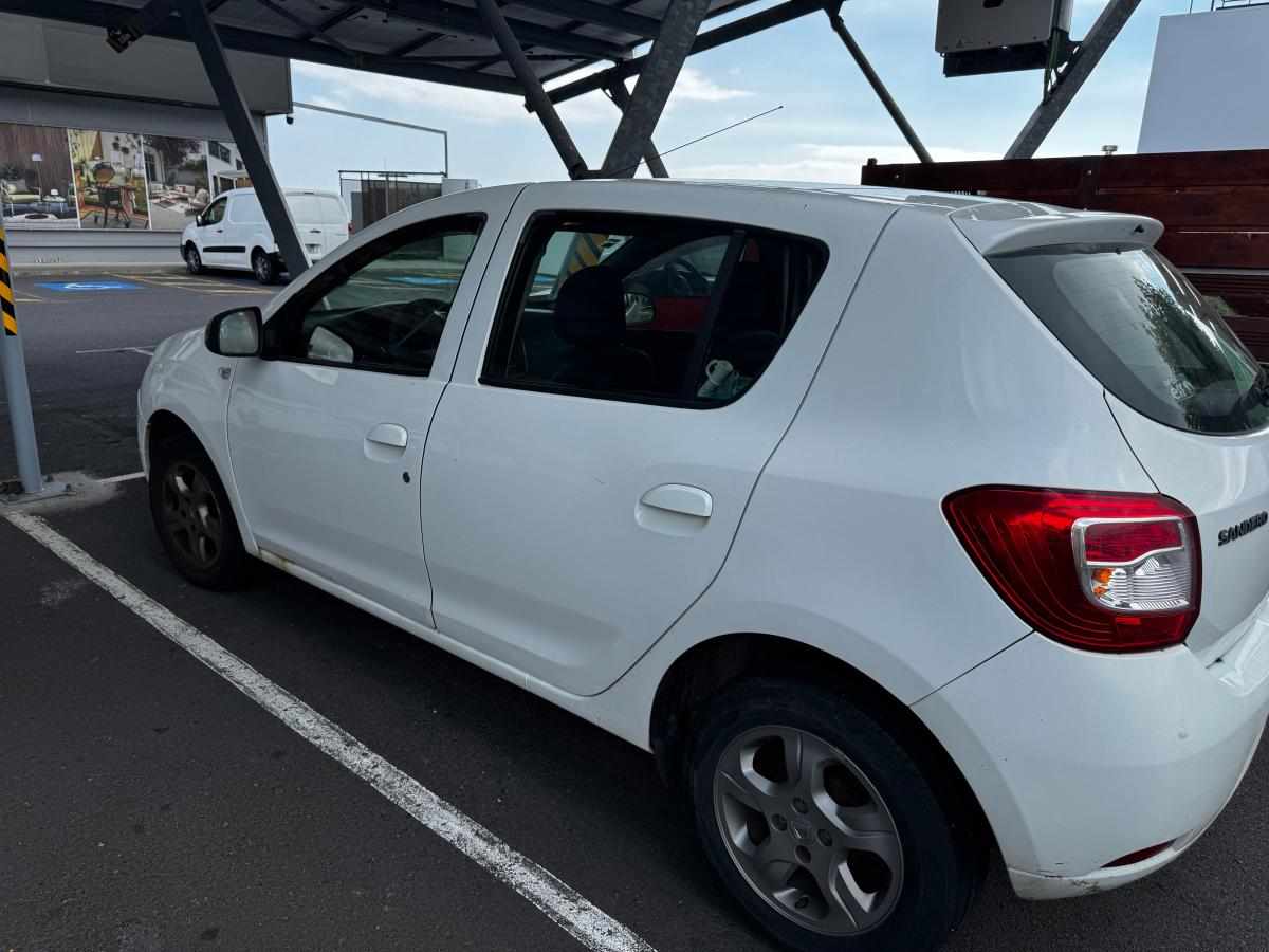 dacia-sandero-0-9-tce-2015-gasolina-898cc