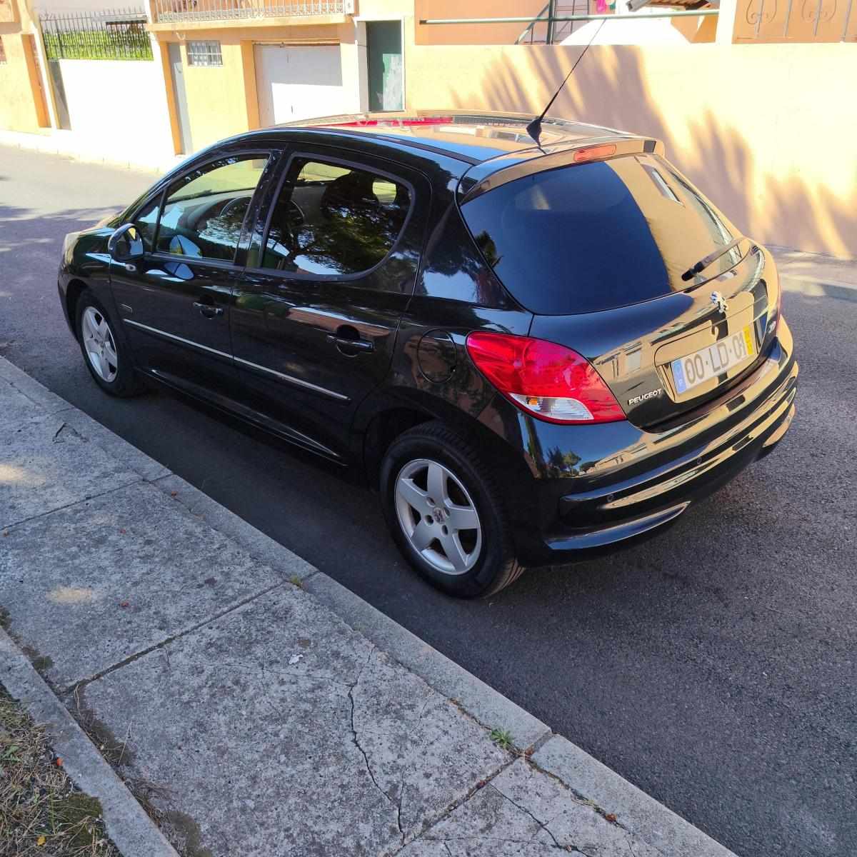 peugeot-207-1-6-hdi-fap-2010-diesel-1560cc